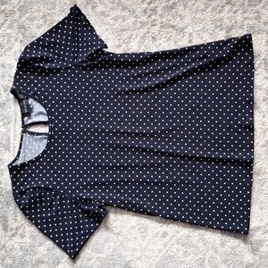 NWT. Premise top. Size L (juniors)